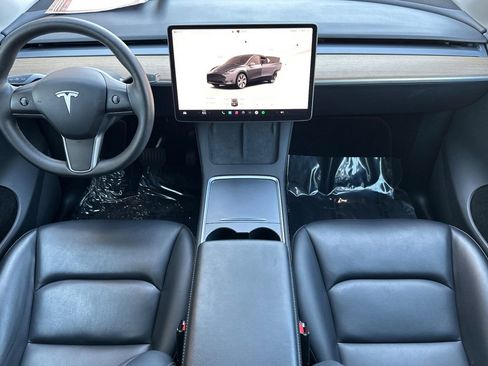 Used 2023 Tesla Model Y Long Range image 14