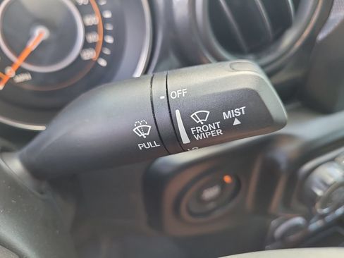 Certified 2022 Jeep Gladiator Sport AWD/4WD image 31