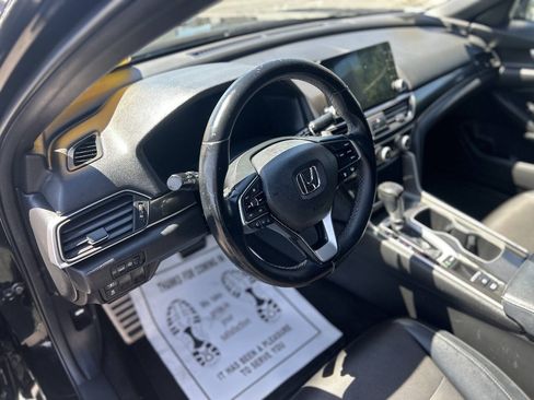 Used 2018 Honda Accord Sport image 9