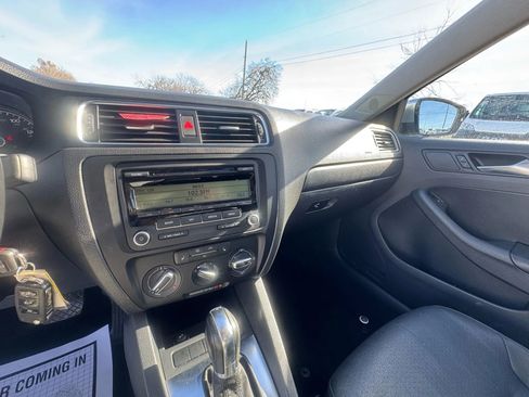 Used 2011 Volkswagen Jetta SE image 11