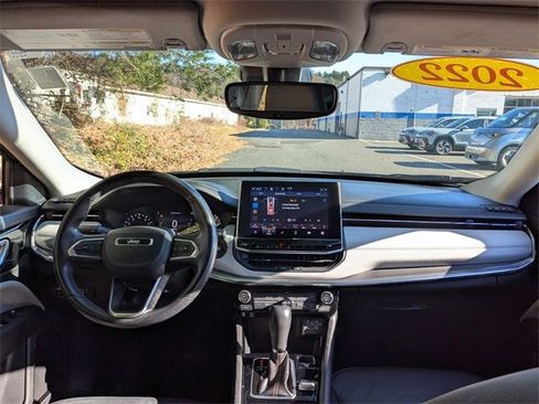 Certified 2022 Jeep Compass Limited image 18