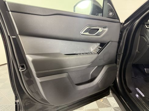 Used 2022 Land Rover Range Rover Velar R-Dynamic S image 10