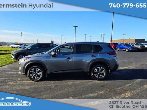 Used 2023 Nissan Rogue SV w/ SV Premium B Package image 4