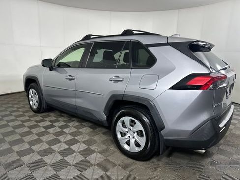 Used 2019 Toyota RAV4 LE image 5