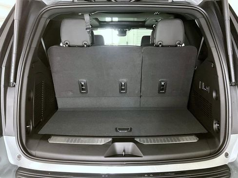 New 2026 Chevrolet Tahoe High Country AWD/4WD image 12