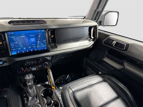 Used 2022 Ford Bronco Badlands image 27