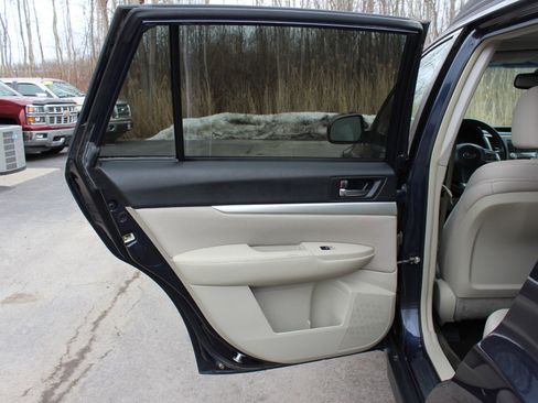 Used 2013 Subaru Outback 2.5i Premium image 32