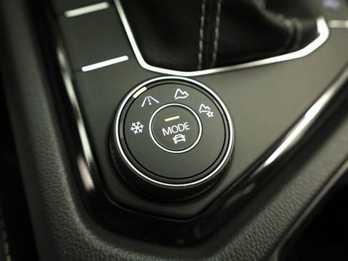 New 2026 Volkswagen Taos SE AWD/4WD image 22