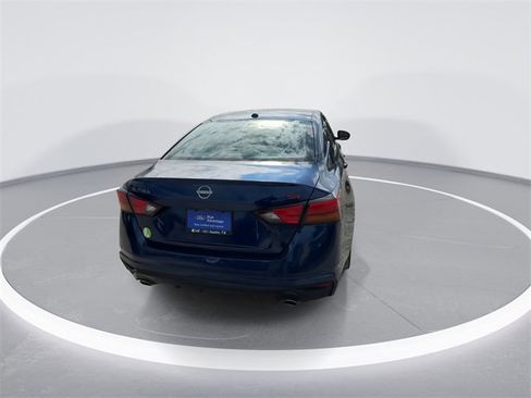 Used 2024 Nissan Altima 2.5 SR image 10