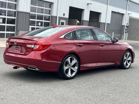 Used 2019 Honda Accord Touring image 14