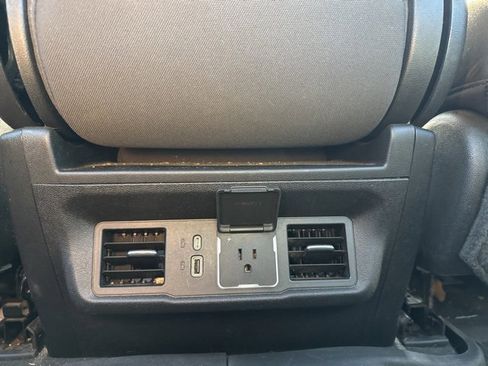 Used 2022 Chevrolet Silverado 1500 LT w/ Z71 Off-Road Package image 16