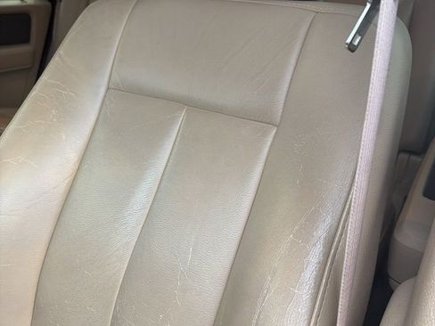 Used 2012 Ford Expedition XLT image 5