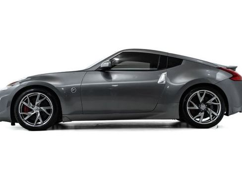 Used 2014 Nissan 370Z Touring w/ Sport Package image 9