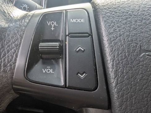 Used 2013 Kia Sorento LX image 26