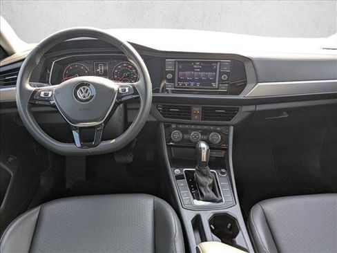 Used 2020 Volkswagen Jetta SE image 18