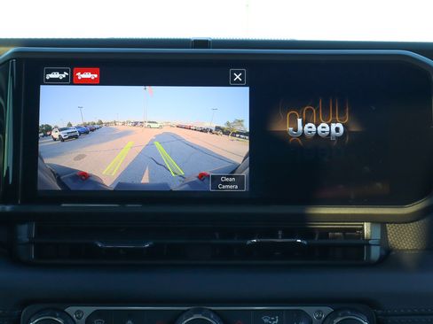 New 2025 Jeep Gladiator Rubicon w/ Convenience Group image 28