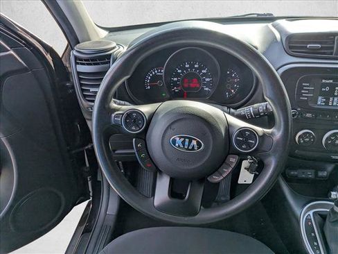 Used 2018 Kia Soul image 12