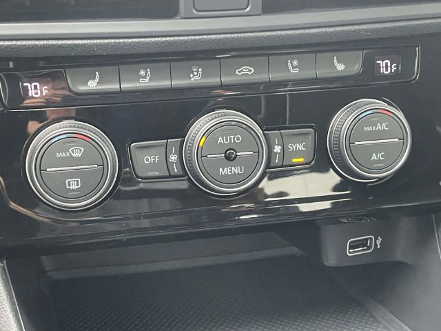 Used 2019 Volkswagen Jetta SEL Premium FWD image 28
