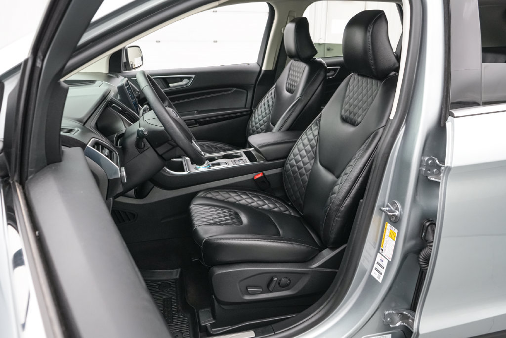 Certified 2024 Ford Edge Titanium AWD/4WD image 11