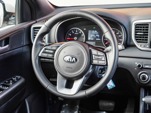 Used 2021 Kia Sportage S image 18
