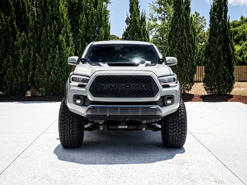Used 2023 Toyota Tacoma TRD Off-Road AWD/4WD image 3