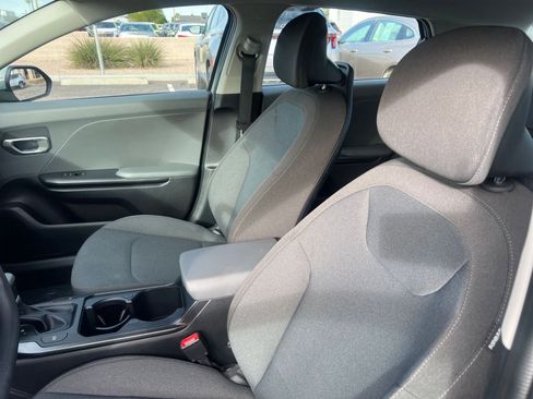 Used 2025 Kia K4 LXS image 36
