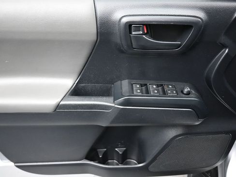 Used 2020 Toyota Tacoma SR w/ SR Convenience Package RWD image 10