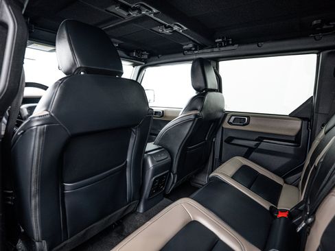 Used 2024 Ford Bronco Wildtrak image 16