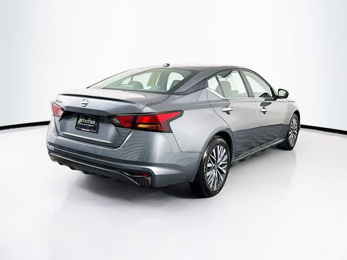 Used 2025 Nissan Altima 2.5 SV image 9