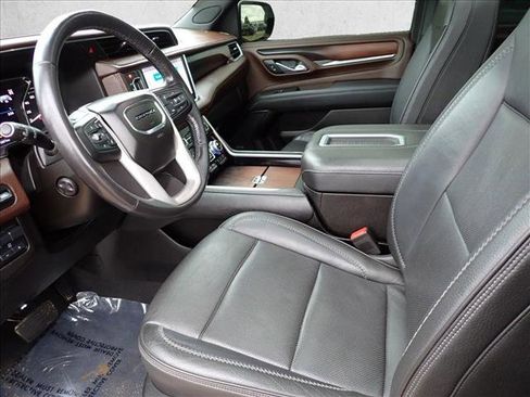 Used 2021 GMC Yukon Denali w/ Denali Ultimate Package AWD/4WD image 14