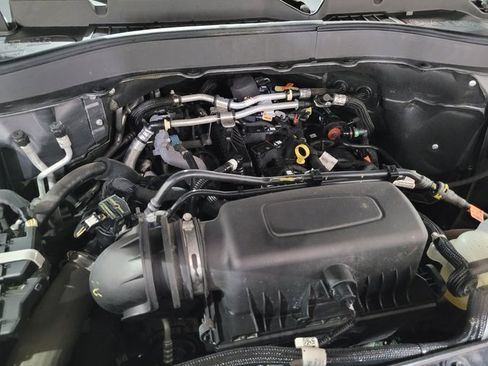 Used 2021 Ford Explorer XLT image 29