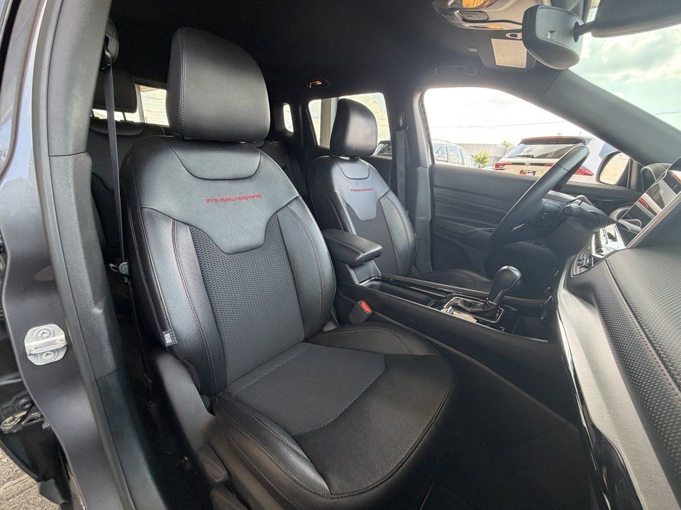Used 2024 Jeep Compass Trailhawk AWD/4WD image 27