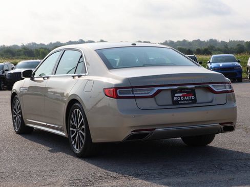 Used 2017 Lincoln Continental Select FWD image 11