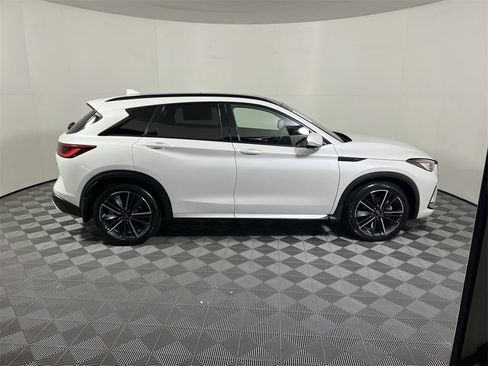 Used 2023 INFINITI QX50 Sport image 9