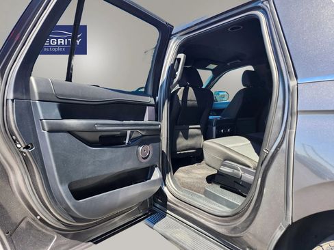 Used 2021 Ford Expedition Max XLT AWD/4WD image 25