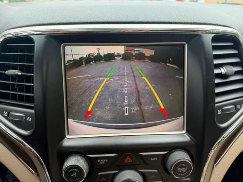 Used 2015 Jeep Grand Cherokee Limited AWD/4WD image 7