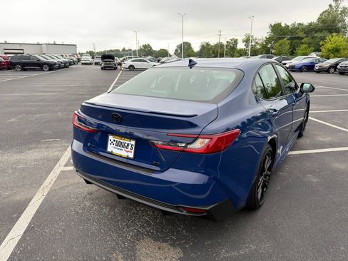 Used 2025 Toyota Camry SE FWD image 8
