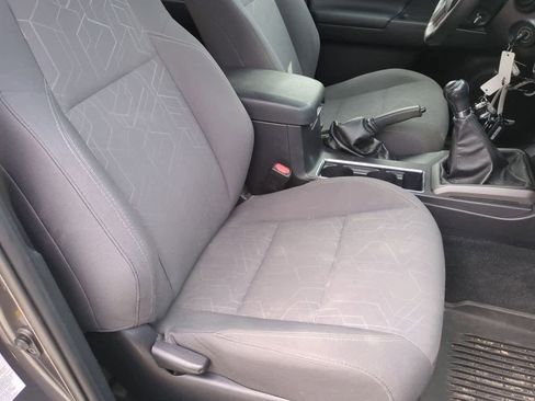 Used 2017 Toyota Tacoma TRD Sport image 21