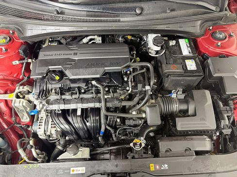 Used 2025 Hyundai Elantra SEL FWD image 33