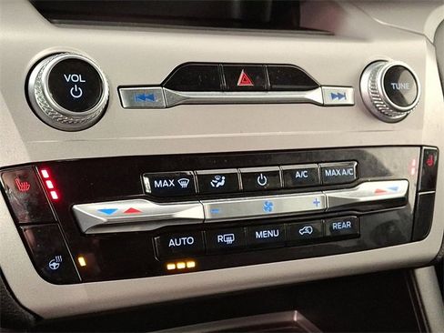 Used 2023 Ford Explorer XLT w/ Equipment Group 202A image 18