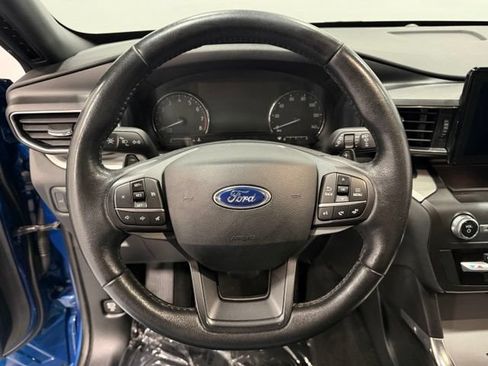 Used 2020 Ford Explorer XLT w/ Equipment Group 202A AWD/4WD image 17