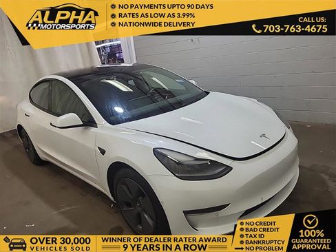 Used 2021 Tesla Model 3 Standard Range Plus image 1