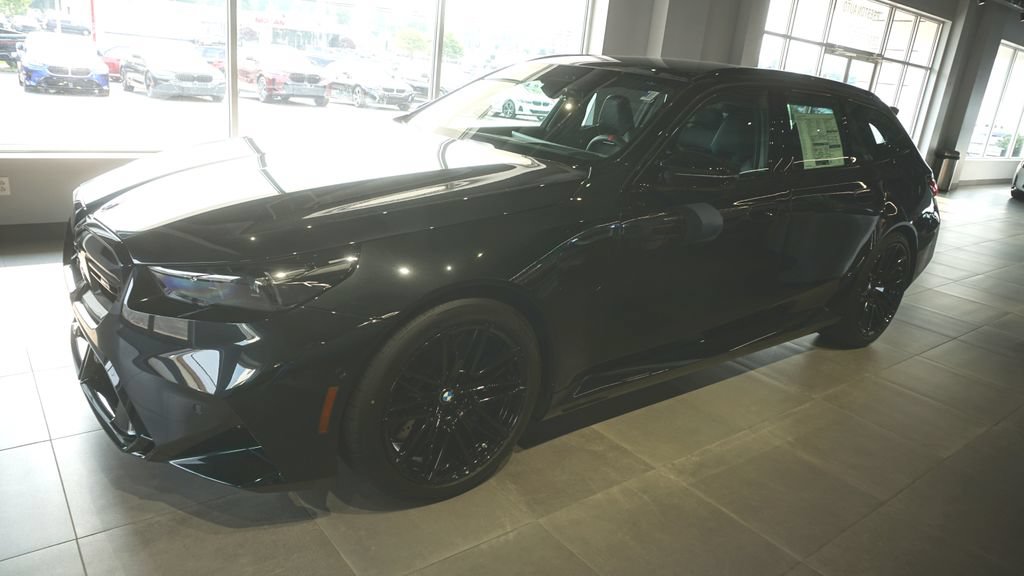 New 2027 BMW M5 Touring AWD/4WD image 2