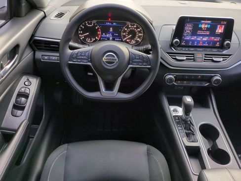 Used 2022 Nissan Altima 2.5 SV image 14