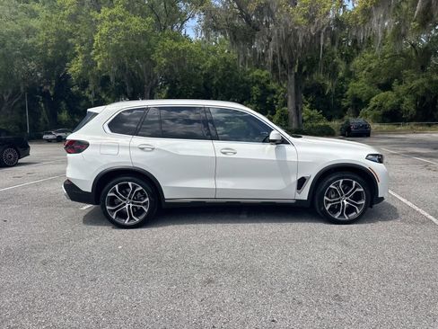 Certified 2026 BMW X5 sDrive40i w/ Climate Comfort Package image 3