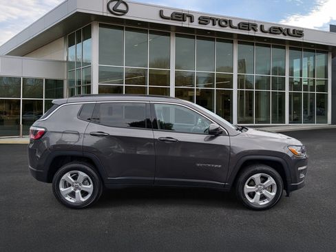 Used 2020 Jeep Compass Latitude w/ Popular Equipment Group AWD/4WD image 2
