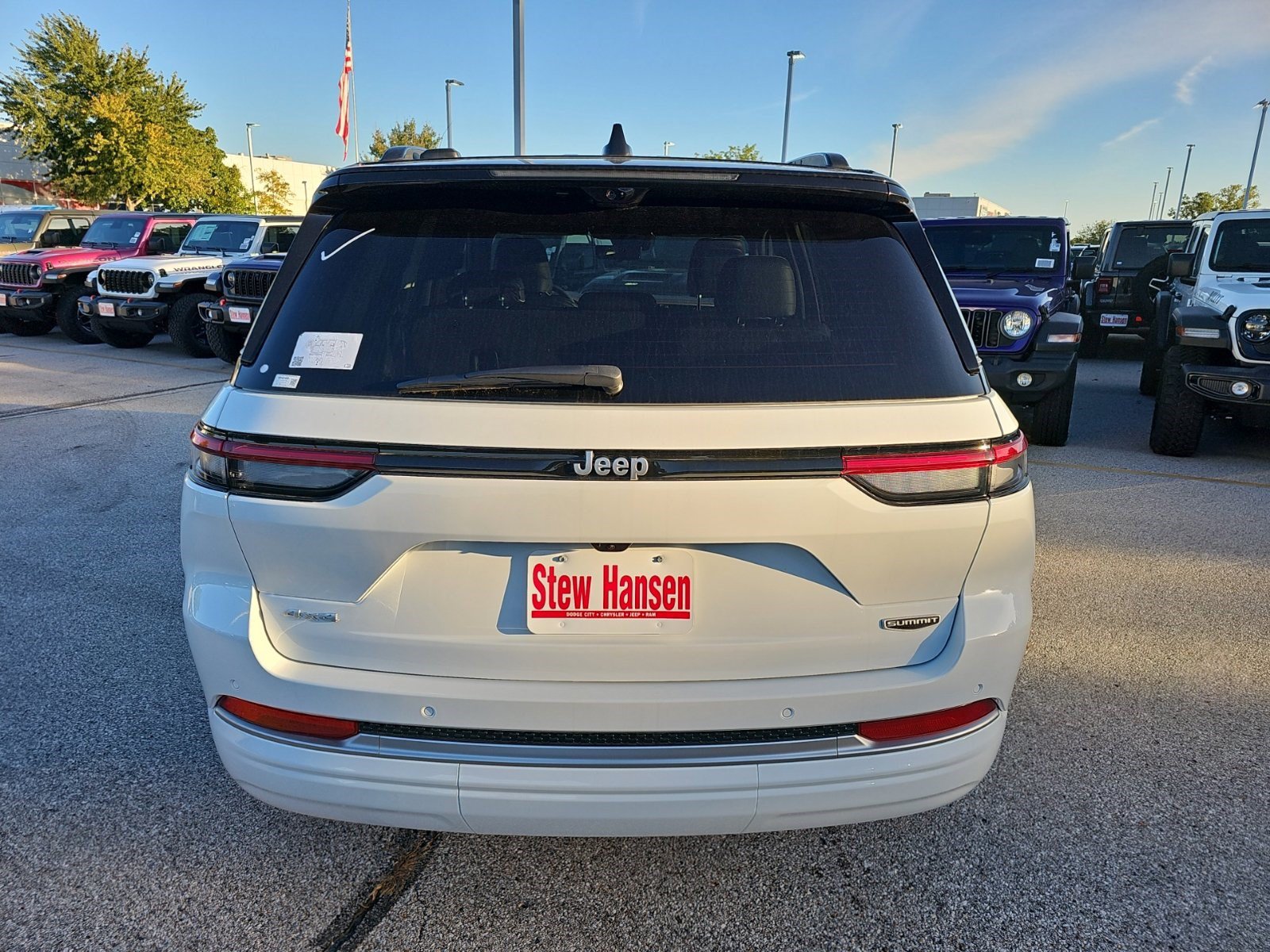 New 2027 Jeep Grand Cherokee Summit AWD/4WD image 5