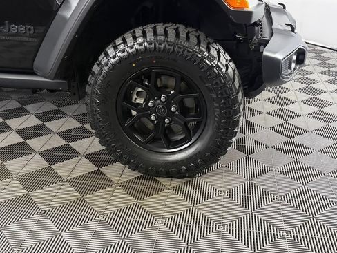 Used 2025 Jeep Wrangler Unlimited Sport AWD/4WD image 11