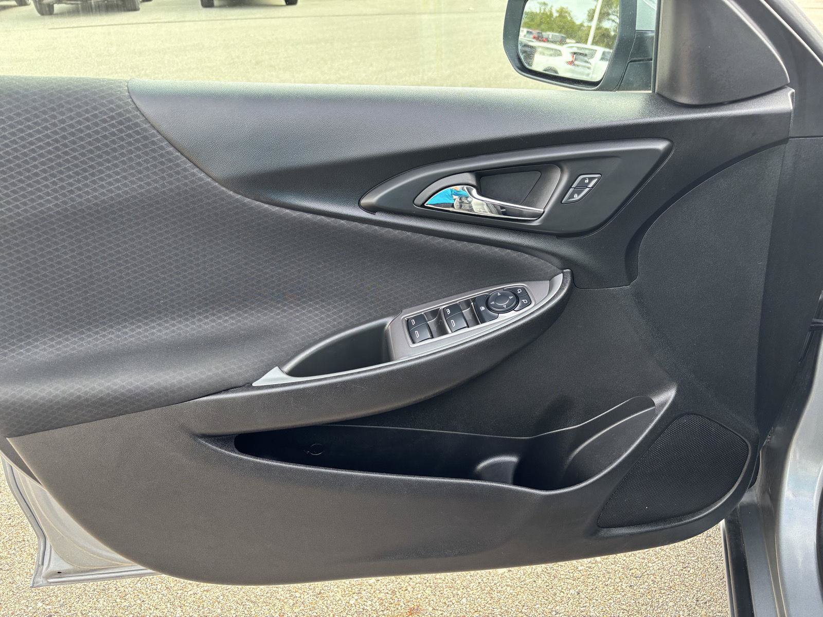 Used 2025 Chevrolet Malibu LT FWD image 10