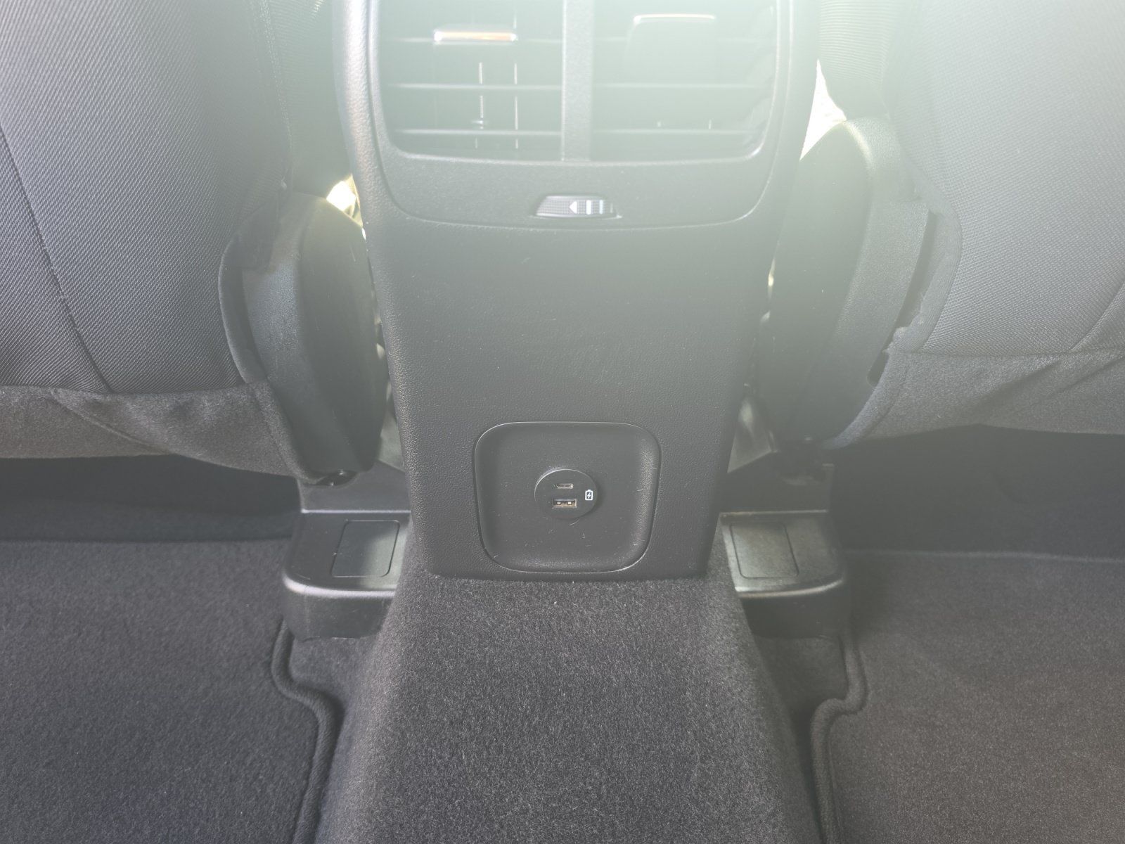 Used 2022 Ford Escape SE w/ SE Sport Appearance Package FWD image 23